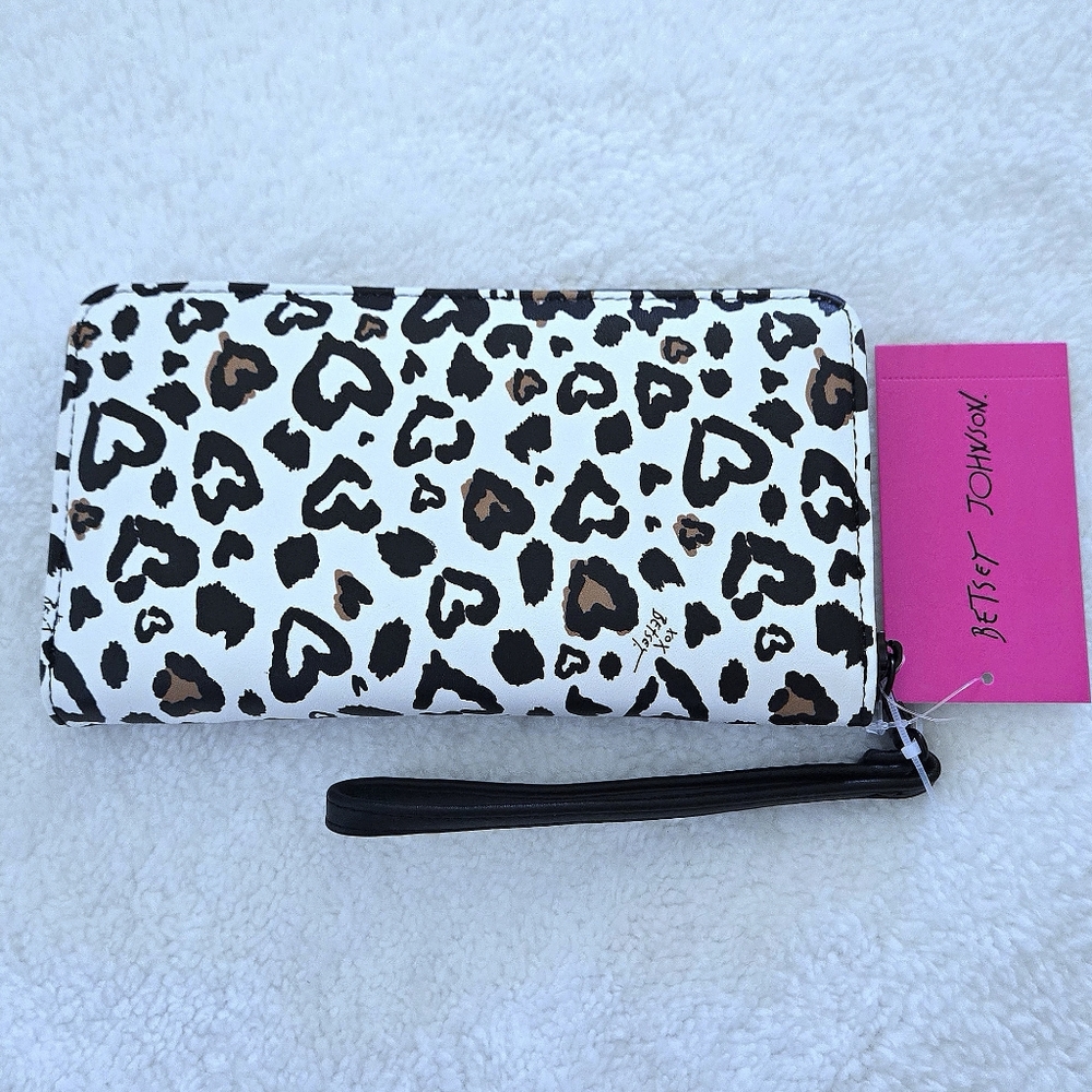 Betsey Johnson Leopard🐆 Hearts❤️ XO Zip Around Wristlet - NWT - Picture 11 of 15
